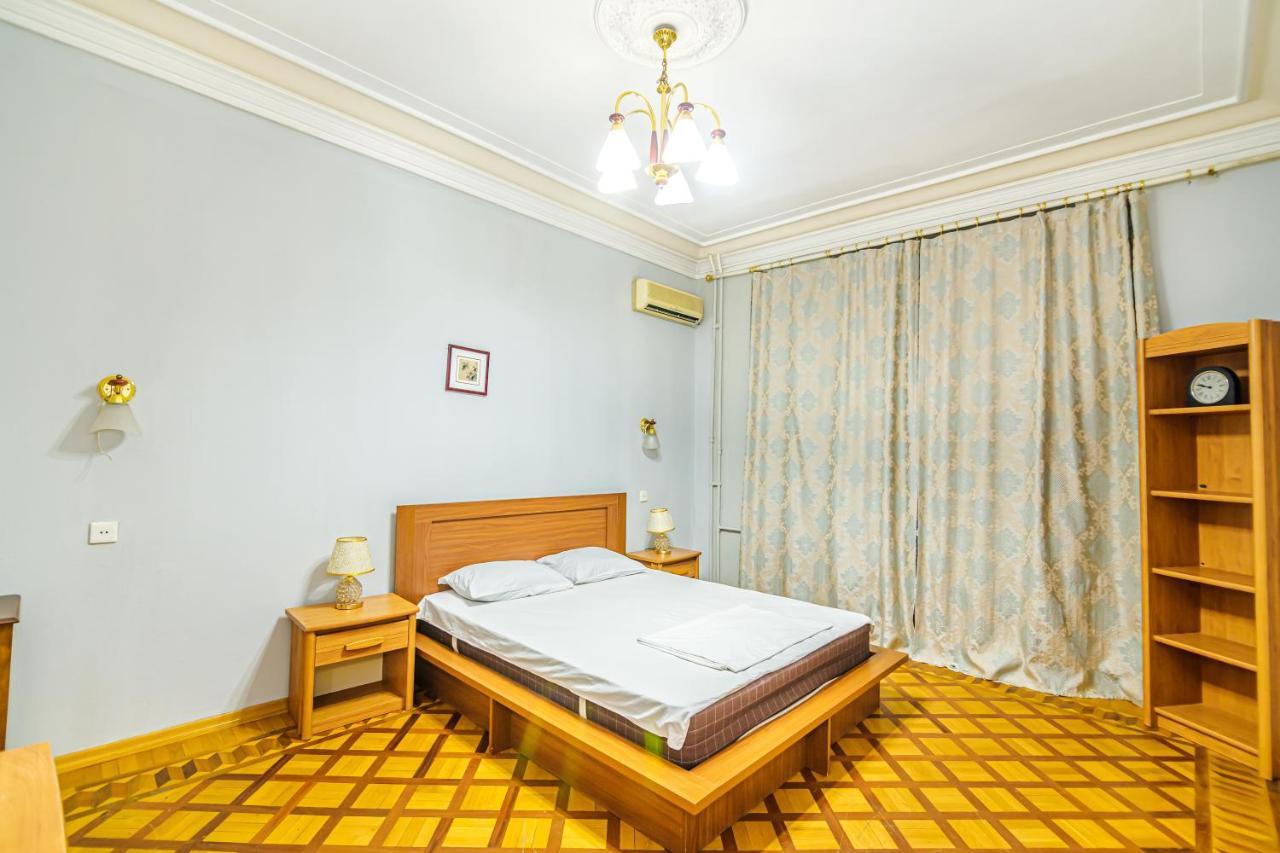 באקו Targovu Nizami Street 4 Room מראה חיצוני תמונה