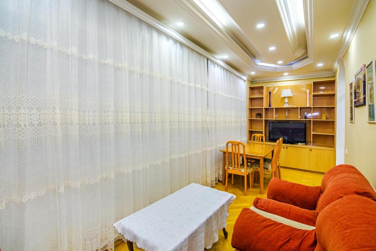 באקו Targovu Nizami Street 4 Room מראה חיצוני תמונה