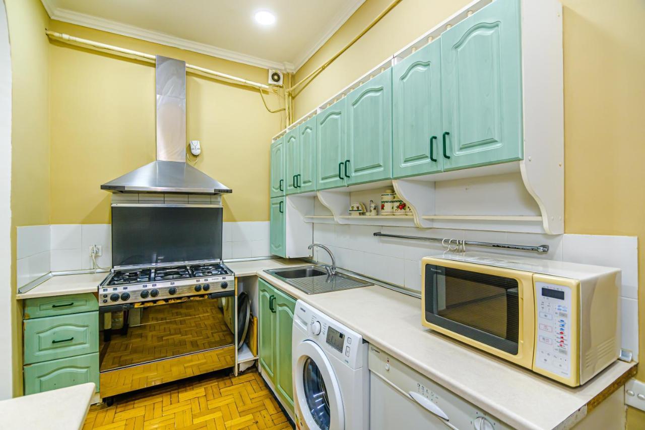 באקו Targovu Nizami Street 4 Room מראה חיצוני תמונה