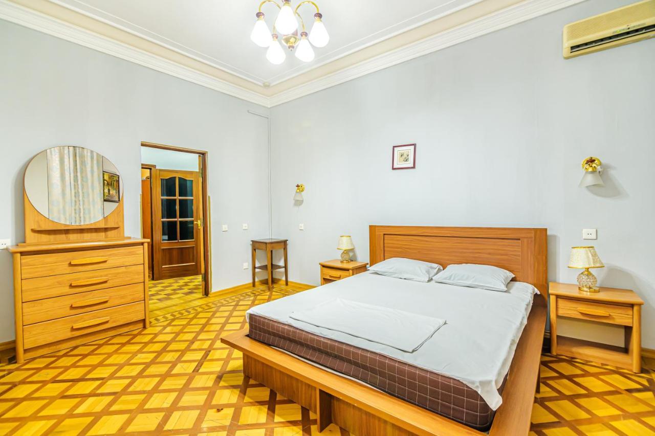 באקו Targovu Nizami Street 4 Room מראה חיצוני תמונה