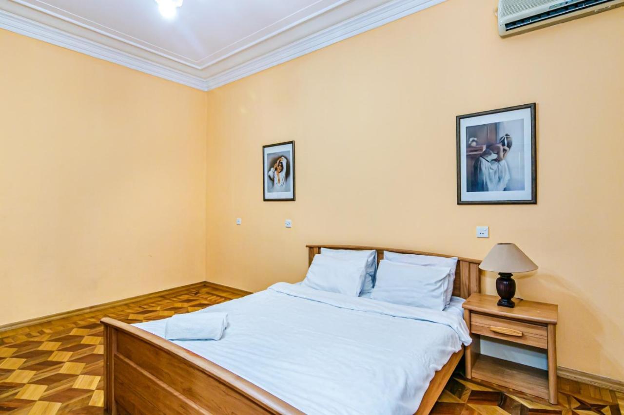 באקו Targovu Nizami Street 4 Room מראה חיצוני תמונה